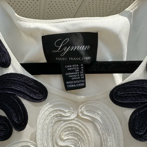 Dress - Picture 3 of 4